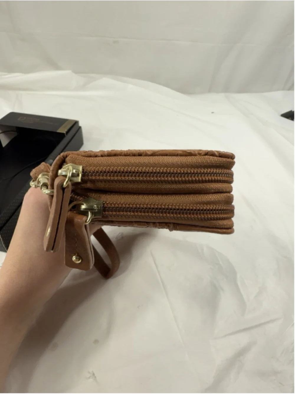 Stone Mountain Embossed Women's Leather Wallet NWT